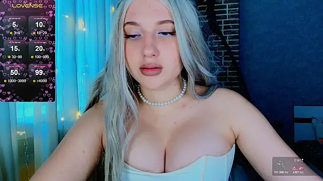 Evacadooo online show from 11/09/25, 05:55