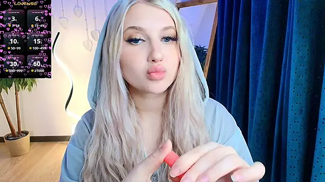 Snapshot of Evacadooo chatting on 02/06/26, 02:40 Evacadooo online show from 02/06/26, 02:40