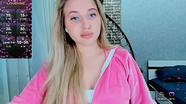 Evacadooo online show from 10/29/25, 10:58