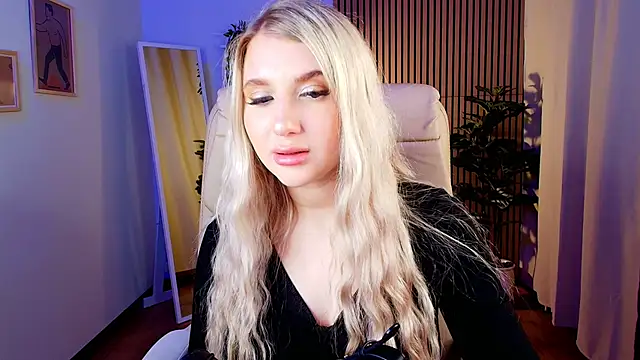 Evacadooo online show from 04/02/26, 03:35