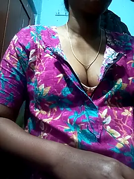 Snapshot of Tamillminnal chatting on 03/03/25, 01:56 Tamillminnal online show from 03/03/25, 01:56