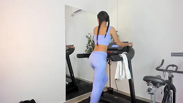 Jessi powel online show from 01/31/25, 01:02