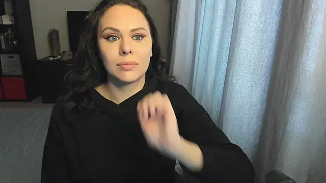 MollyCheiz online show from 10/21/25, 10:58