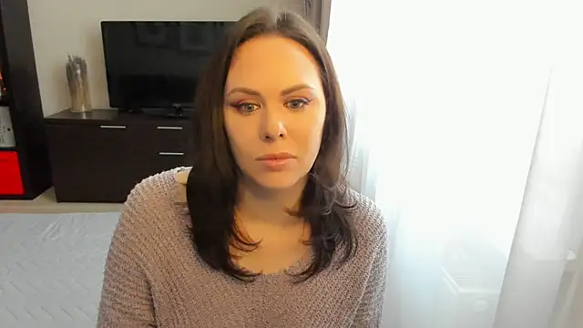 MollyCheiz online show from 11/15/25, 10:52