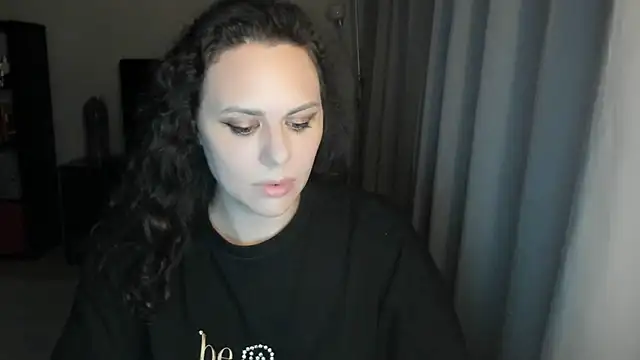 Snapshot of MollyCheiz chatting on 06/24/26, 11:46 MollyCheiz online show from 06/24/26, 11:46