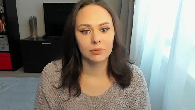 MollyCheiz online show from 11/24/25, 12:05