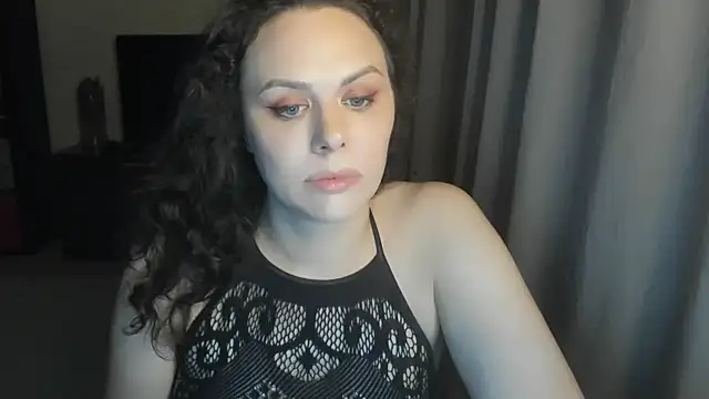 Snapshot of MollyCheiz chatting on 06/13/26, 09:02 MollyCheiz online show from 06/13/26, 09:02