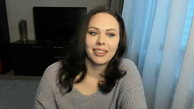 MollyCheiz online show from 11/29/25, 12:16