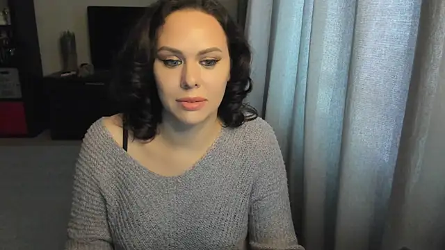 MollyCheiz online show from 10/22/25, 11:53