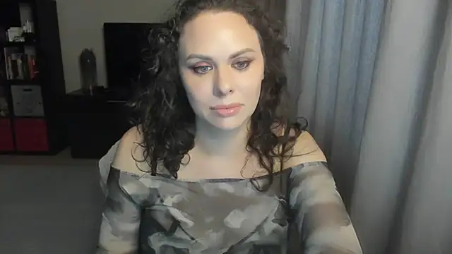 MollyCheiz online show from 05/25/26, 04:49