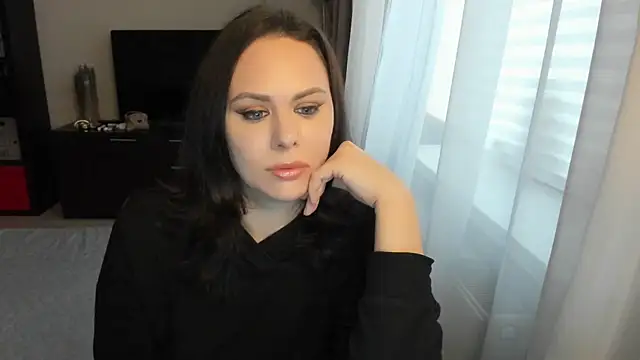 MollyCheiz online show from 10/30/25, 12:58