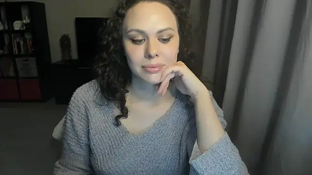 MollyCheiz online show from 05/26/26, 09:24