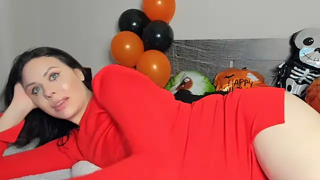 MollyCheiz online show from 10/31/25, 04:36