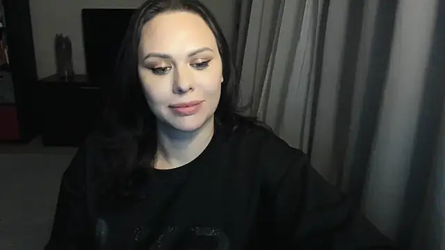 MollyCheiz online show from 12/13/25, 08:04