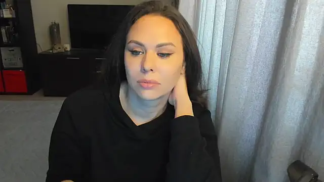 MollyCheiz online show from 10/17/25, 11:45