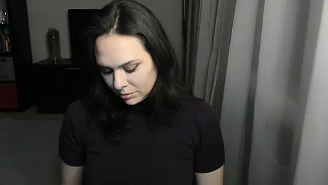 MollyCheiz online show from 11/14/25, 03:26