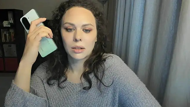 MollyCheiz online show from 05/31/26, 05:51