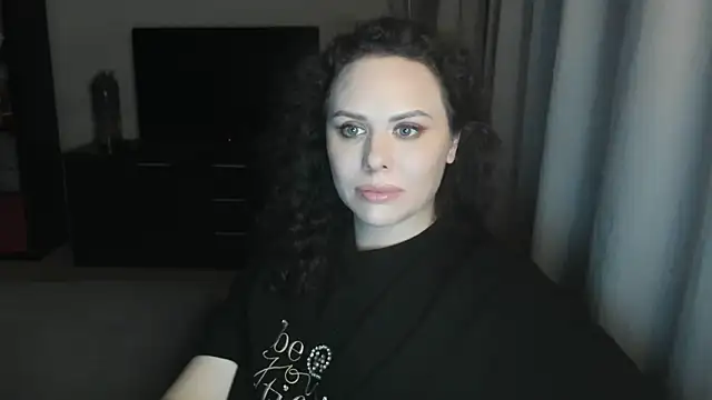 Snapshot of MollyCheiz chatting on 06/18/26, 08:47 MollyCheiz online show from 06/18/26, 08:47