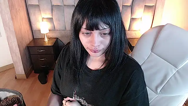 Snapshot of honney_dark chatting on 02/20/26, 11:34 honney dark online show from 02/20/26, 11:34