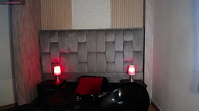 Snapshot of honney_dark chatting on 01/16/26, 02:10 honney dark online show from 01/16/26, 02:10