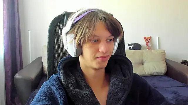 Ostin meow online show from 10/26/25, 06:25