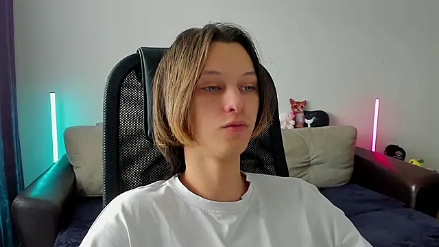 Ostin meow online show from 03/24/26, 09:31