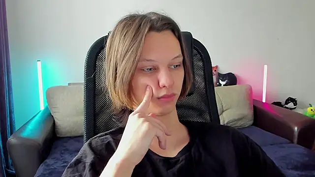 Ostin meow online show from 04/05/26, 08:54