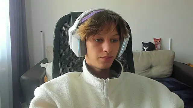 Snapshot of Ostin_meow chatting on 09/09/25, 08:02 Ostin meow online show from 09/09/25, 08:02