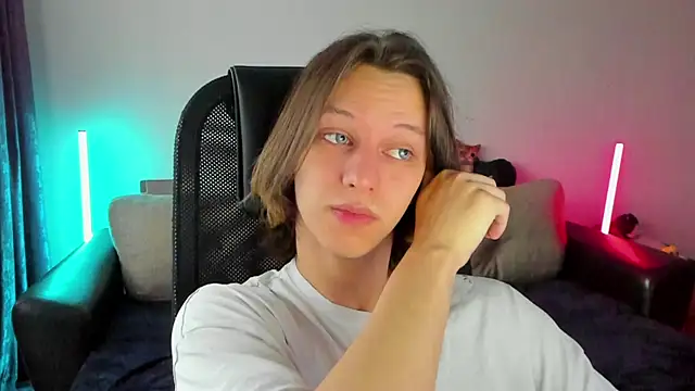 Ostin meow online show from 04/13/26, 12:31