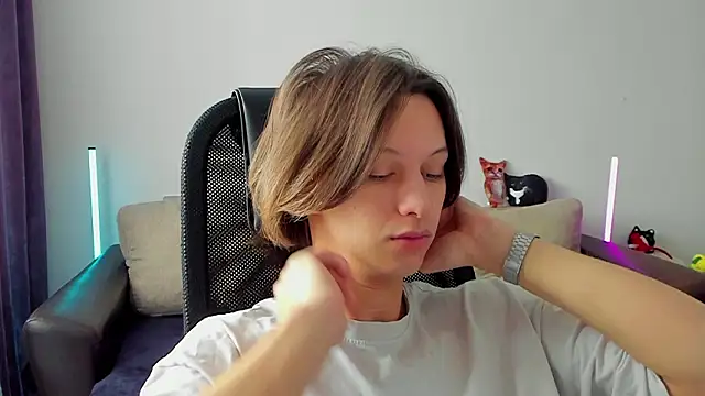 Ostin meow online show from 03/12/26, 04:18