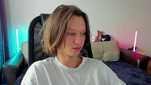 Ostin meow online show from 04/12/26, 10:29