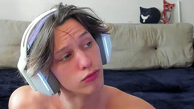 Ostin meow online show from 10/30/25, 10:13