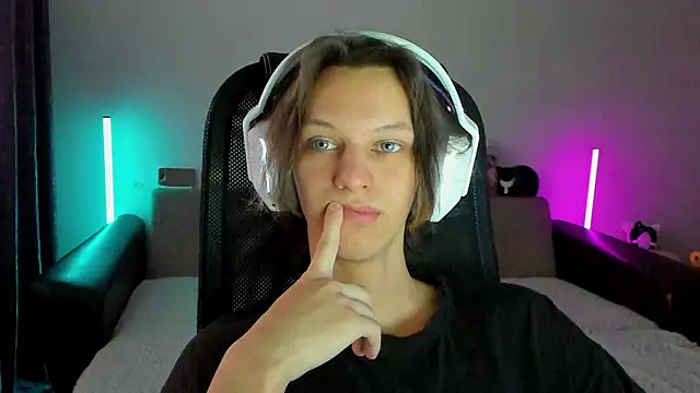 Ostin meow online show from 02/15/26, 11:42