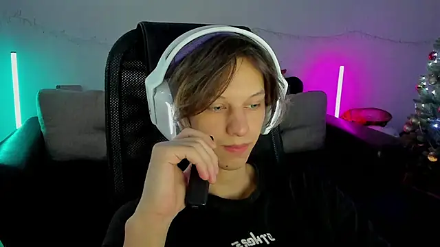 Ostin meow online show from 12/20/25, 09:34