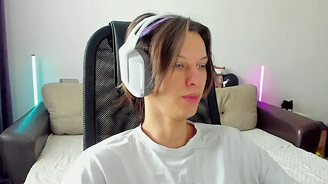 Ostin meow online show from 02/13/26, 05:18