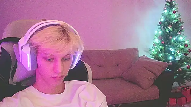 Snapshot of Ostin_meow chatting on 01/04/25, 02:25 Ostin meow online show from 01/04/25, 02:25