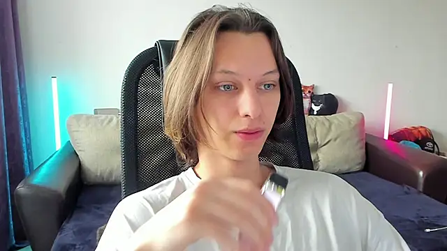 Ostin meow online show from 05/17/26, 08:47