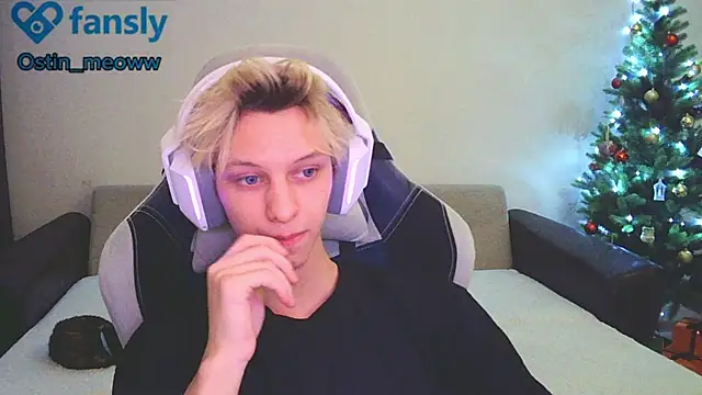 Snapshot of Ostin_meow chatting on 01/14/25, 05:01 Ostin meow online show from 01/14/25, 05:01