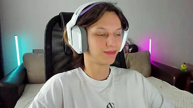 Ostin meow online show from 02/10/26, 07:07