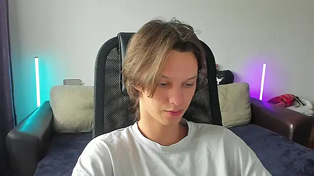 Ostin meow online show from 05/31/26, 07:36