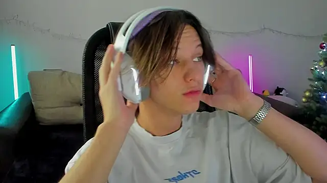 Ostin meow online show from 12/22/25, 05:29