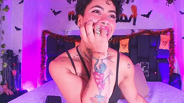 canela oss online show from 10/25/25, 12:04