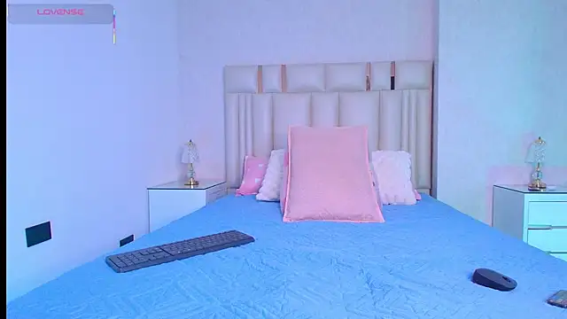 canela oss online show from 11/11/25, 12:00