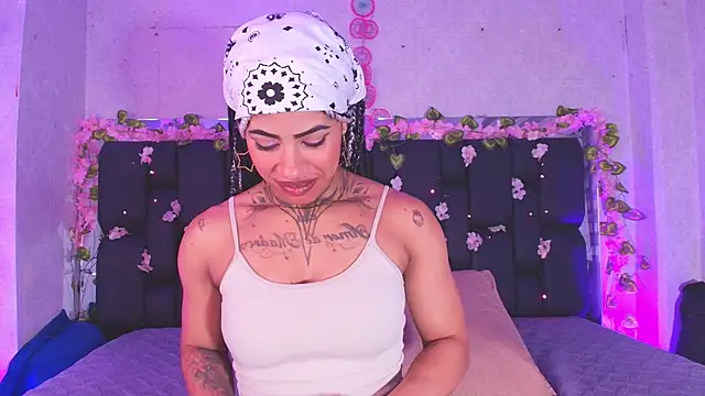 Snapshot of canela_oss chatting on 09/19/25, 12:09 canela oss online show from 09/19/25, 12:09