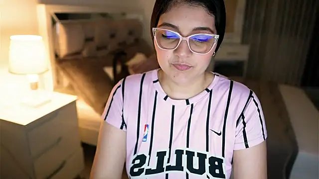 Camilaa bueno online show from 11/23/25, 12:09