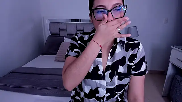 Camilaa bueno online show from 05/16/26, 10:53
