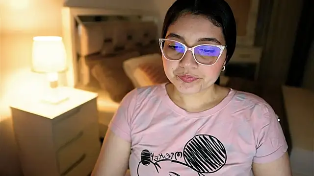 Camilaa bueno online show from 11/21/25, 10:53