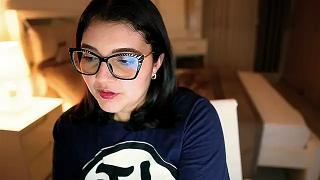 Camilaa bueno online show from 09/18/25, 11:08