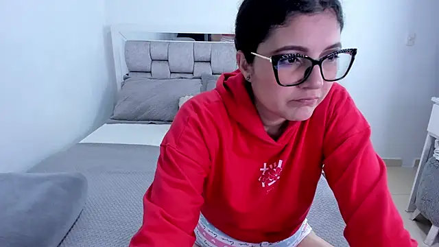 Snapshot of Camilaa_bueno chatting on 07/06/26, 01:45 Camilaa bueno online show from 07/06/26, 01:45