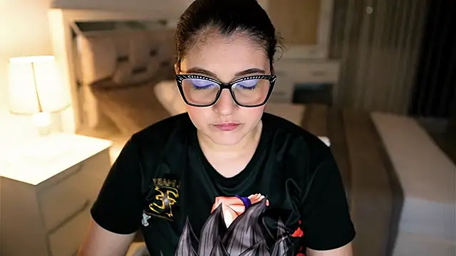 Camilaa bueno online show from 10/19/25, 03:09